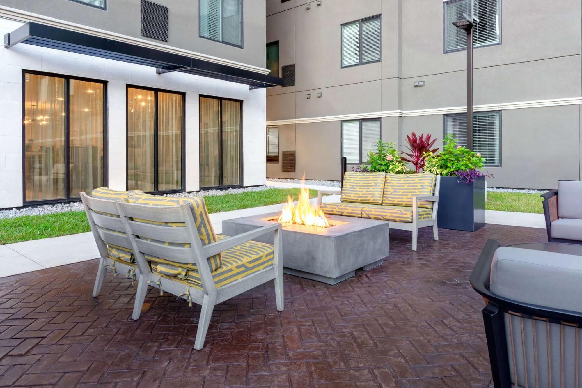 Waterwalk Extended Stay By Wyndham Jacksonville Deerwood Pk Экстерьер фото